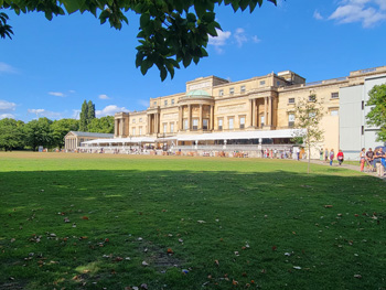 Buckingham Palace 