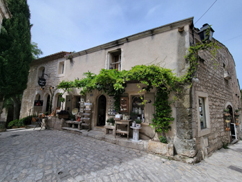 Les Baux