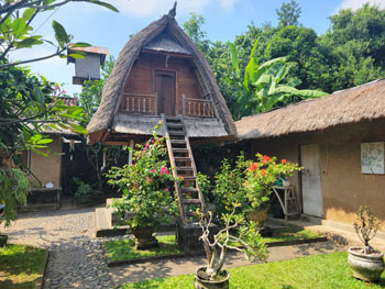 traditional Balinese house